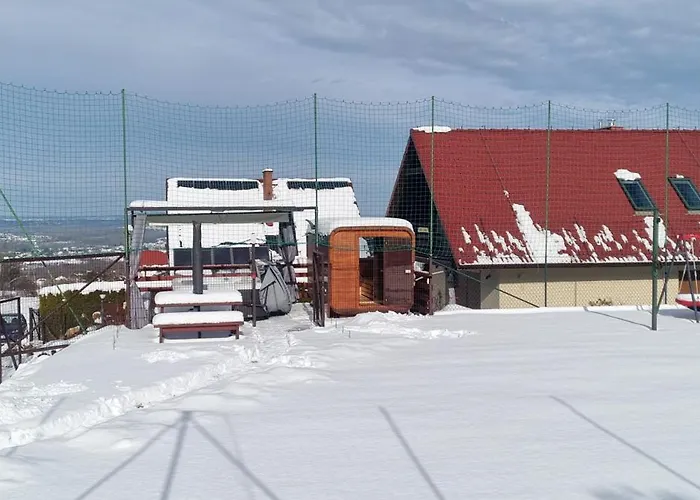 Na Bukowym Stoku Nyaraló *